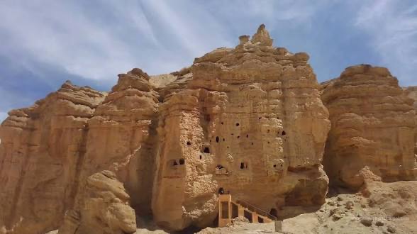 Upper Mustang walled settlements